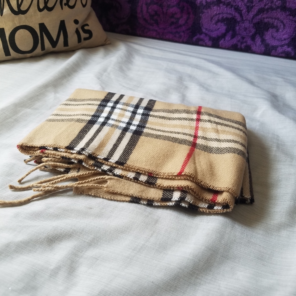 Burberry Scotland Cashmere Scarf
